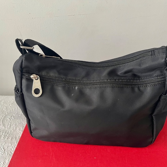 Jielshi Crossbody Bag - Picture 5 of 7